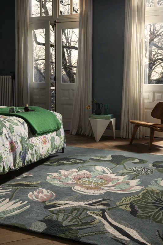 Rug Wedgwood Waterlily midnight pond 038608